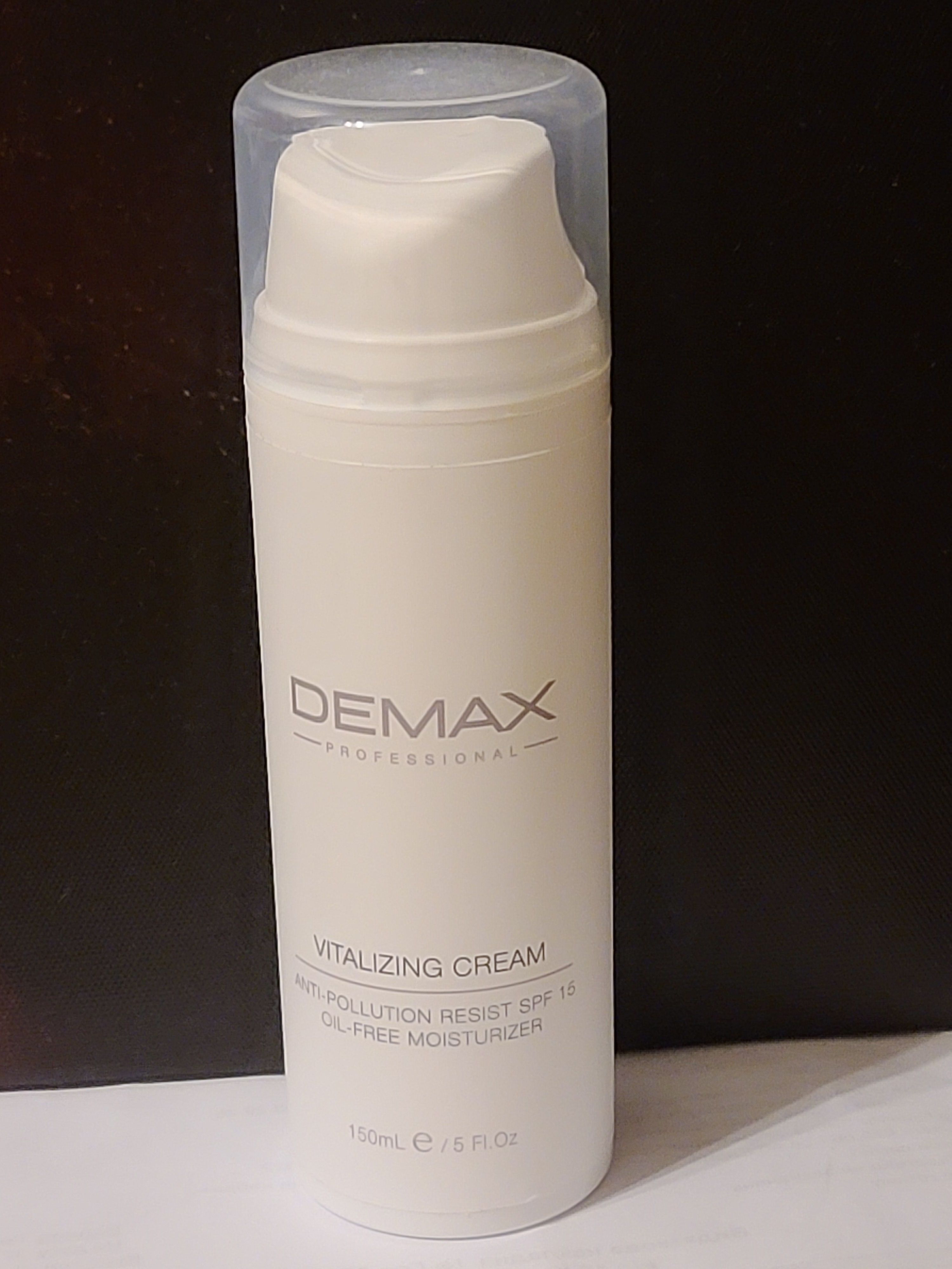 Vitalizing cream anti-pollution resist SPF 15oil-free moisturizer - Крем віталайзер Oil-Free, SPF 15, Demax